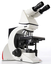 Leica DM 2000 Laboratory Microscope